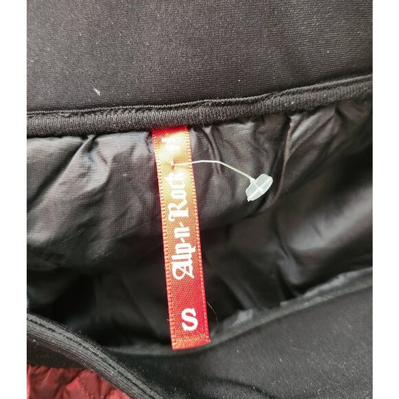 Alp-n-Rock Quilted Mini Skirt Size Small - Picture 4 of 4